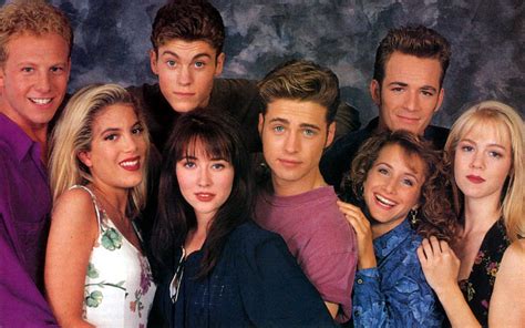  Beverly Hills, 90210  Bir Amerikan Lisesi Hikayesi ve Gençlik Hüznüyle Dolu Unutulmaz Bir Yolculuk!