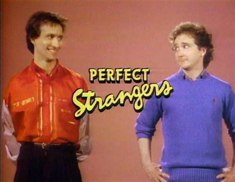 Perfect Strangers, Şehrin Yıkıntılarında Gülüşmeyi Başaran Bir Duo ve 80lerin Gizemli İncisi!